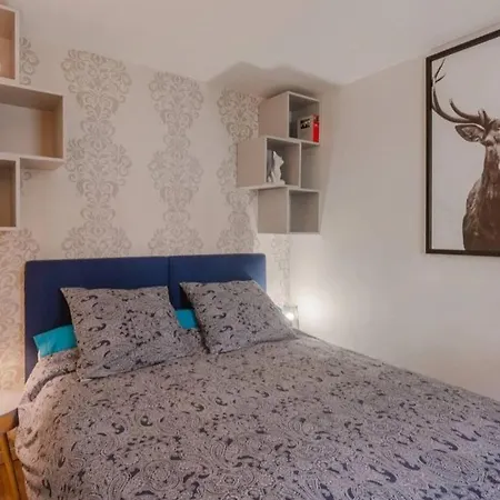 Avec Grande Terrasse A 300 M De La Apartment