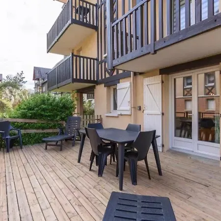 Avec Grande Terrasse A 300 M De La Apartment