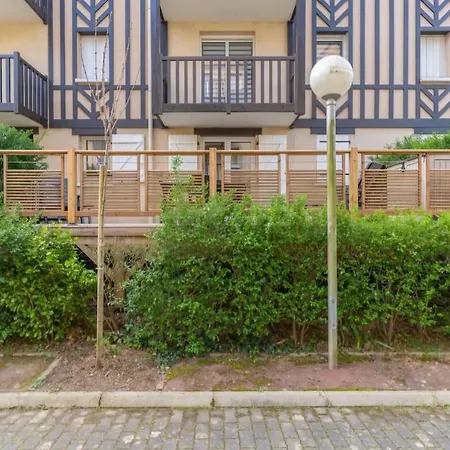 Apartment Avec Grande Terrasse A 300 M De La *