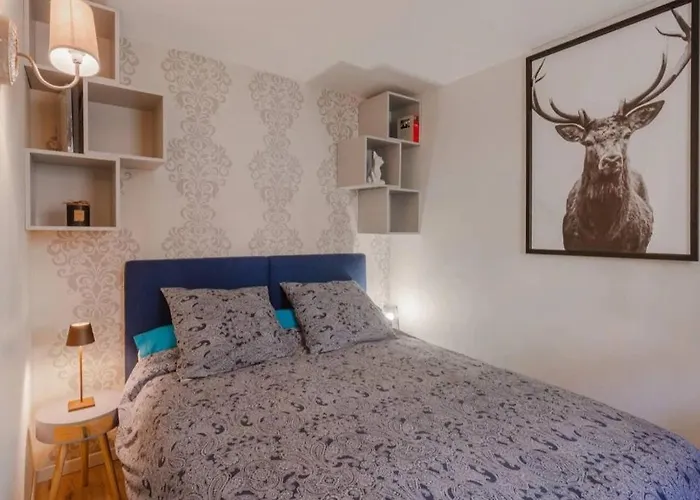 Avec Grande Terrasse A 300 M De La Apartment