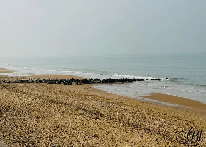 Grande Terrasse 300m Parking Prive 4 Pers Apartment Cabourg